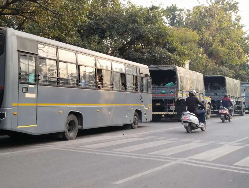 हल्द्वानी हिंसा: हल्द्वानी पहुंचने लगी पैरामिलिट्री फोर्स