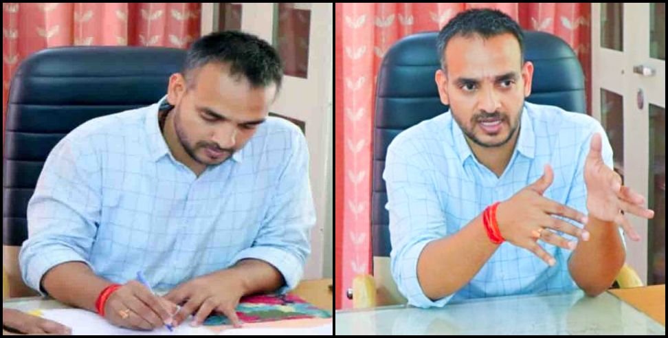 अस्पताल में नहीं था रेडियोलॉजिस्ट, DM ने  खुद किया 132 महिलाओं का अल्ट्रासाउंड