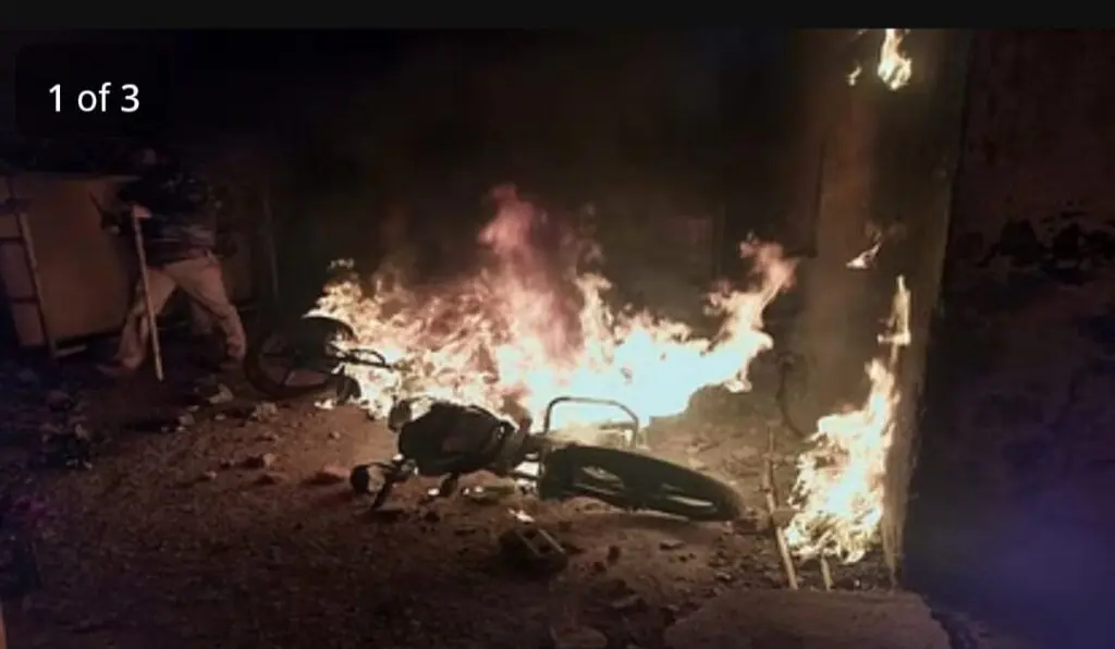 हल्द्वानी हिंसा: बवाल करने वाले 60 से अधिक उपद्रवी हिरासत में… हल्द्वानी हिंसा: बवाल करने वाले 60 से अधिक उपद्रवी हिरासत में…