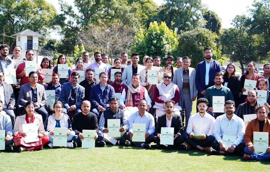 मुख्यमंत्री ने सहायक लेखाकार के पद पर चयनित 67 अभ्यर्थियों को नियुक्ति पत्र किए वितरित