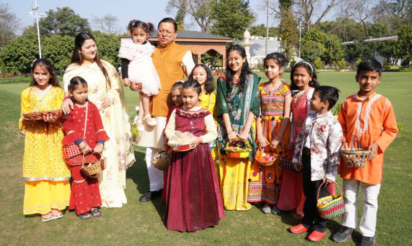 मुख्यमंत्री आवास में धूमधाम से मनाया गया लोकपर्व फूल देई