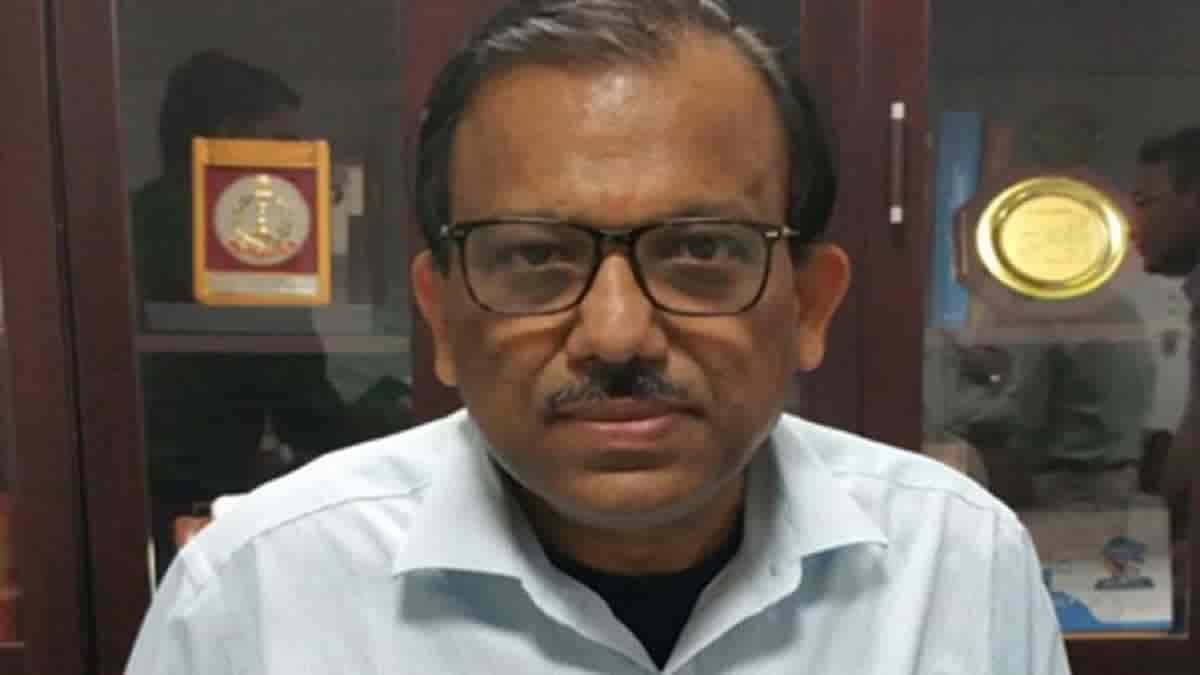 उत्तराखंड के पूर्व मुख्य सचिव राकेश शर्मा पर मुकदमा दर्ज