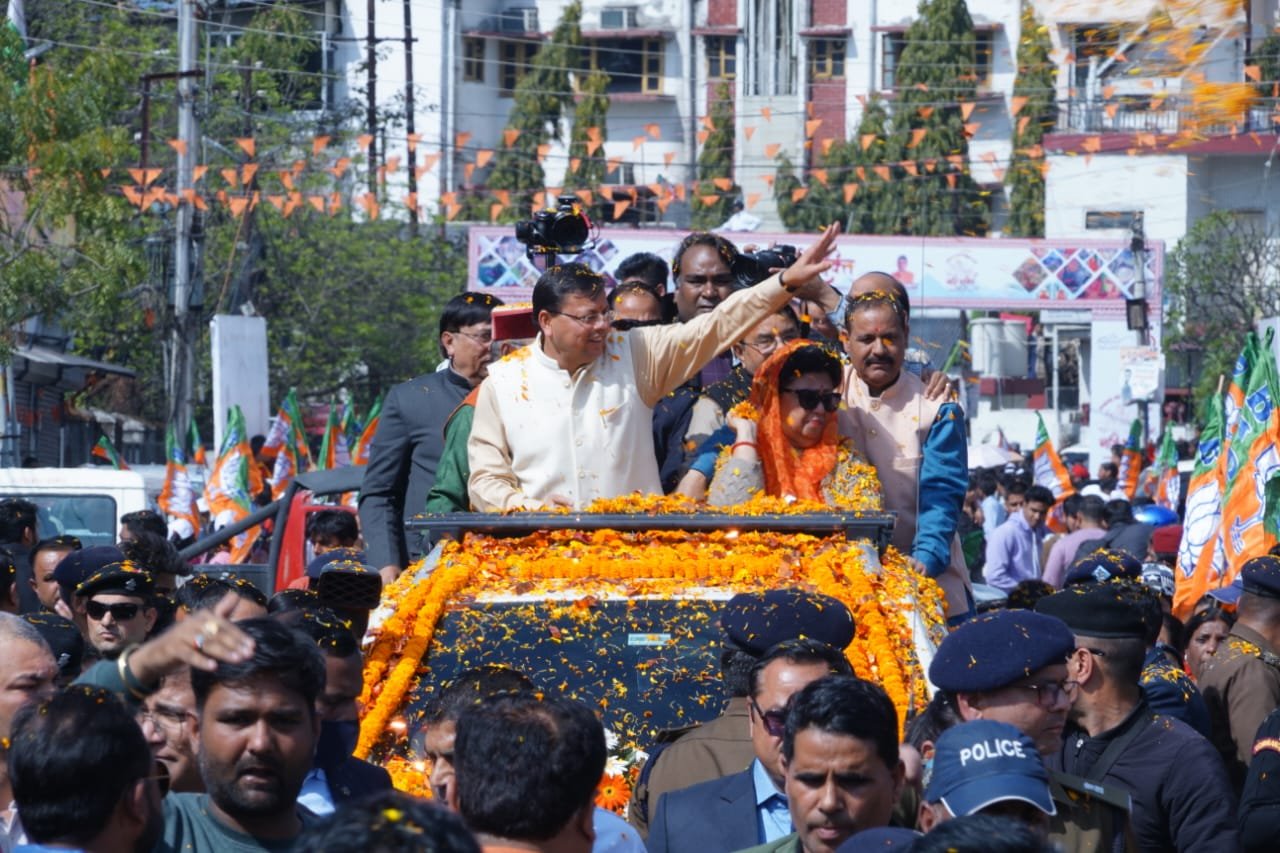 “नारी शक्ति महोत्सव” के अंतर्गत देहरादून में हुआ CM धामी का भव्य रोड शो