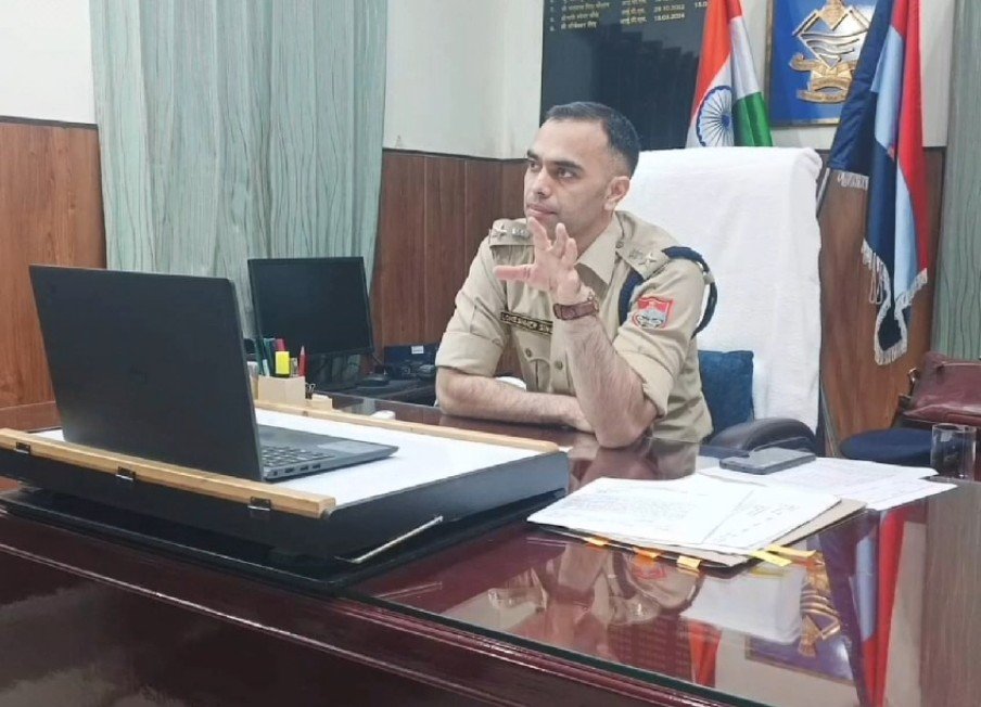Uttarakhand: यहां चौकी इंचार्ज सहित आधा दर्जन पुलिसकर्मी सस्पेंड