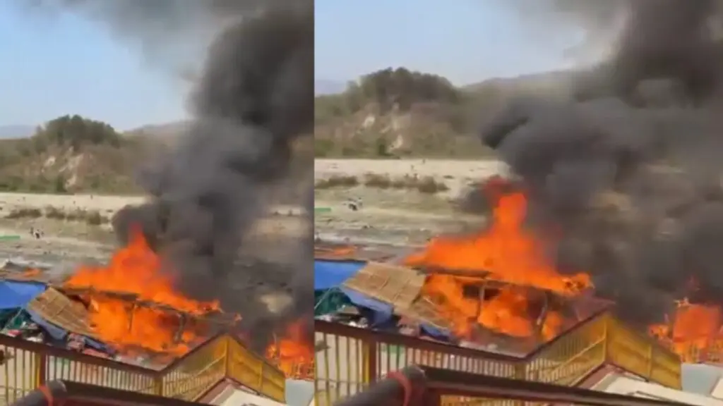 Uttarakhand: गर्जिया मंदिर परिसर में लगी भीषण आग, मचा हड़कंप, वीडियो देखिए