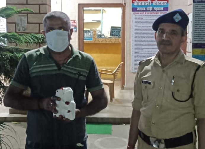 शराब तस्करी में स्कूटी सहित  एक नशा तस्कर को पुलिस ने किया गिरफ्तार