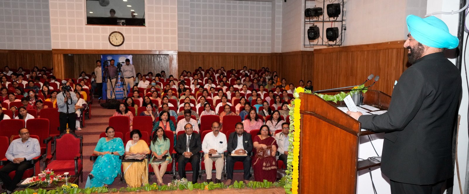 महिला स्वास्थ्य परीक्षण शिविर का आयोजन