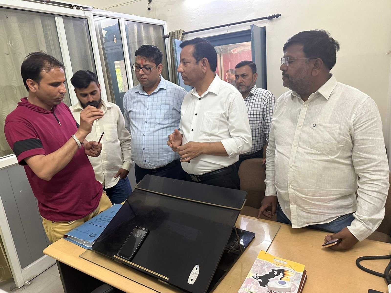 प्रत्येक व्यक्ति का नाम मतदाता सूची में चढवाने के लिए कांग्रेस संकल्परत : नवीन जोशी