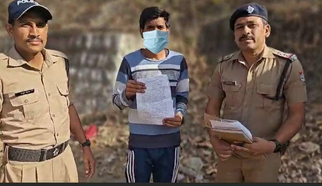 आदतन अपराधी को दून पुलिस ने दिखाया जिले से बाहर का रास्ता