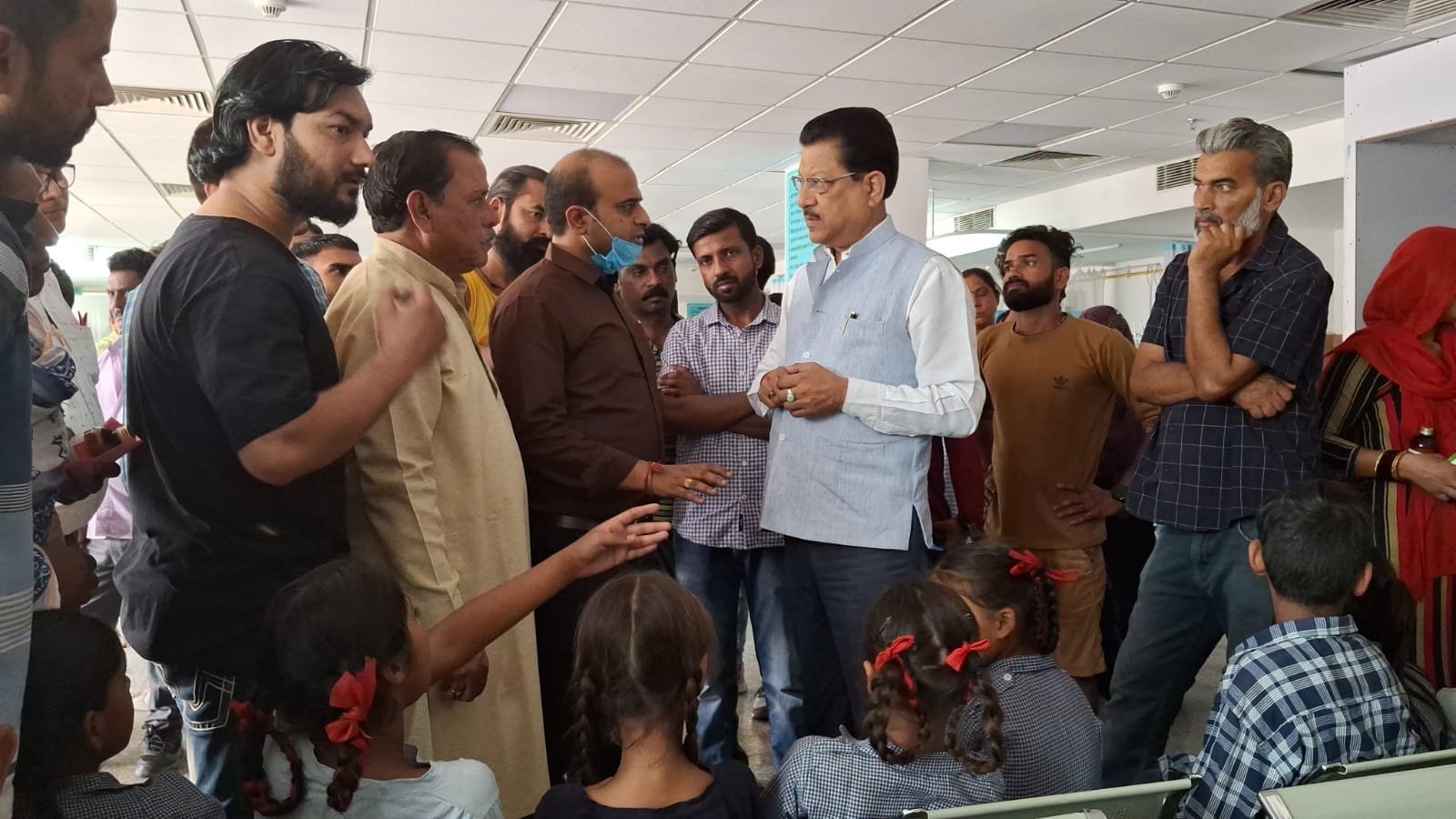 आयरन फोलिक सिरप पीने से बाइस बच्चों की तबियत बिगड़ी