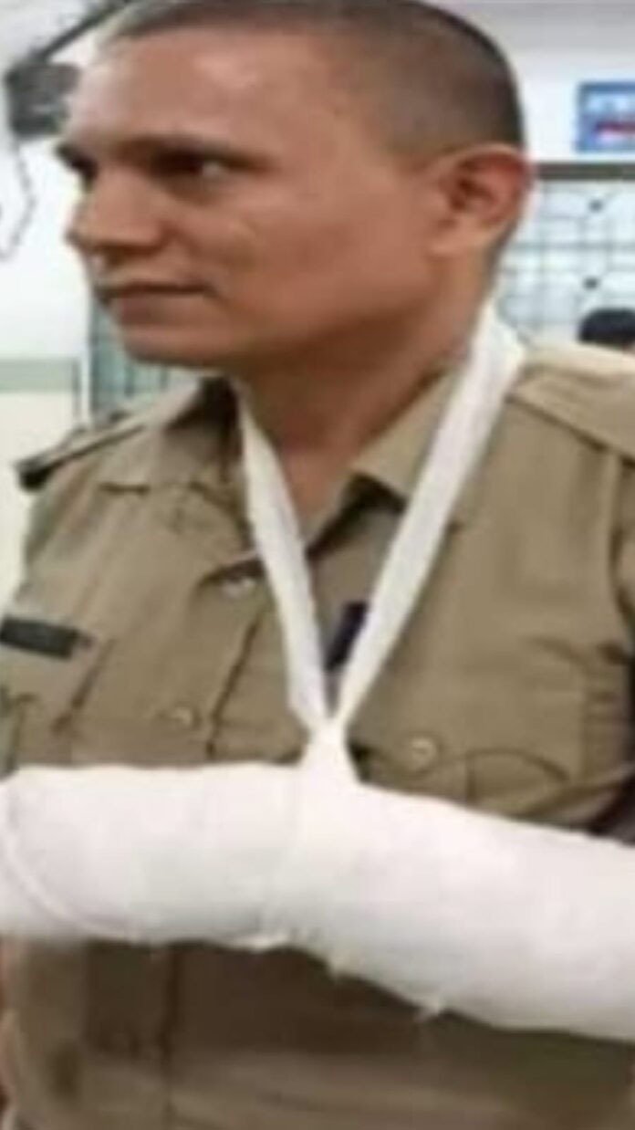 चौकी प्रभारी पर युवक ने चढ़ाई स्कूटी, तलाश जारी