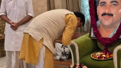 सीएम ने दी पुष्प अर्पित कर गहतोड़ी को श्रद्धांजलि