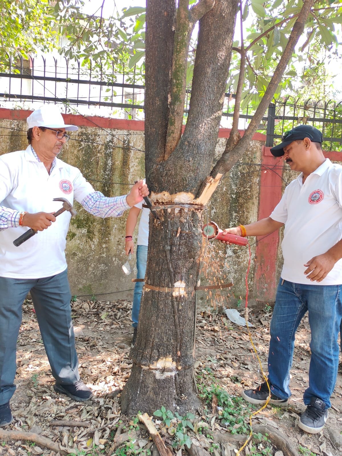 कौन है इस तबाही का जिम्मेदार