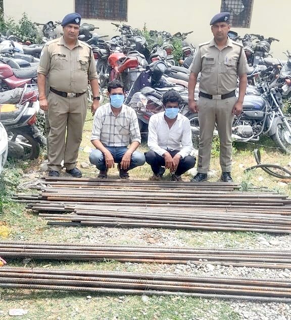 निर्माण सामग्री चोरी करने वाले 2 अभियुक्त गिरफ्तार