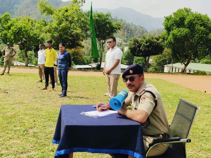 पुलिस लाईन में आयोजित की गयी खेल कूद प्रतियोगिताएं