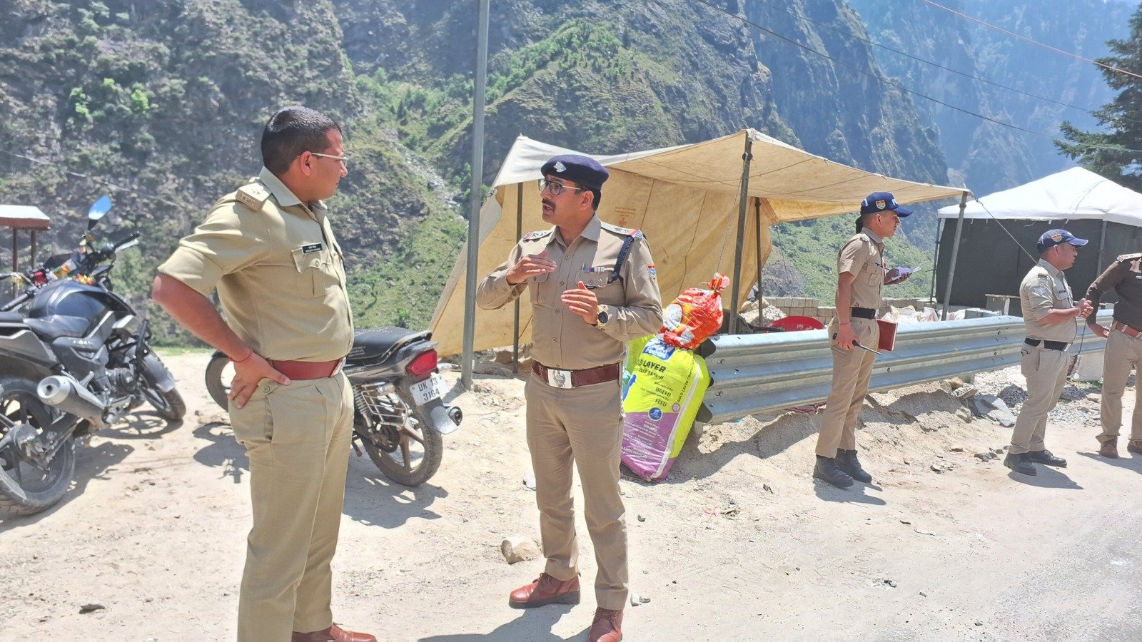 पुलिस अधीक्षक ने किया पांडुकेश्वर पंजीकरण केन्द्र का निरीक्षण, दिये आवश्यक दिशा-निर्देश