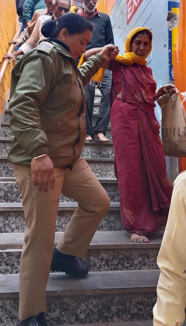 श्रद्धालुओं कर रहे मानव सेवा की सराहना