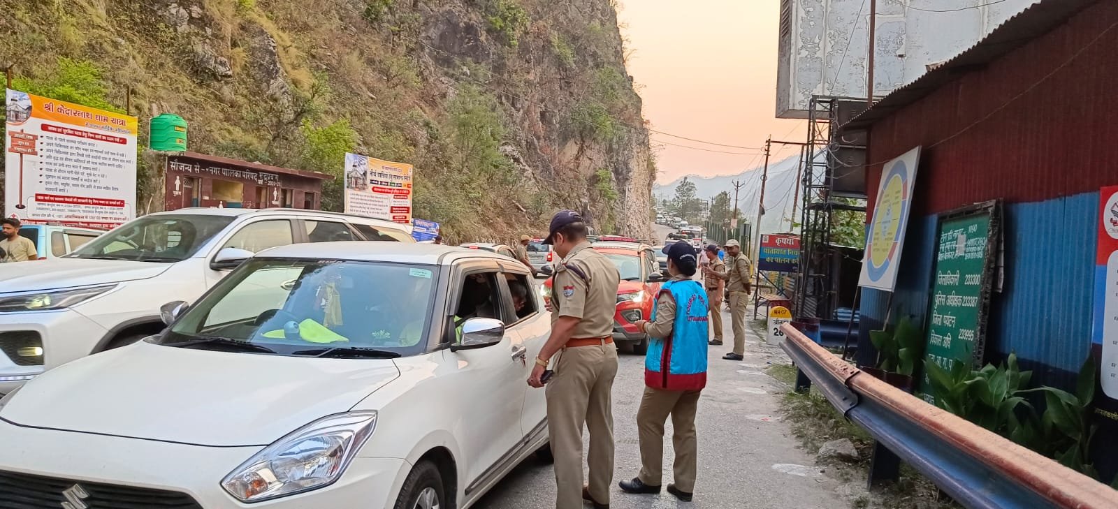 बिना पंजीकरण यात्रा कर रहे यात्री वाहनों की एंट्री रहेगी बन्द,