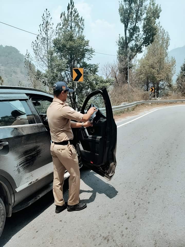 यातायात नियमों का उल्लंघन करने वाले वाहन चालकों के विरुद्ध ताबड़तोड कार्यवाही