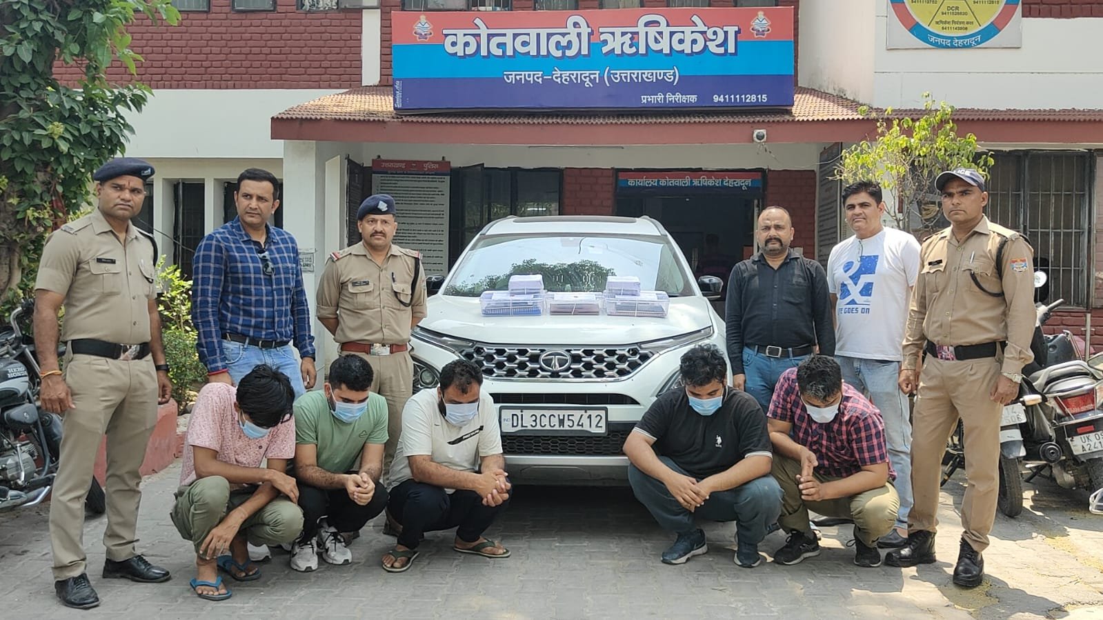 नकल माफियाओ पर दून पुलिस की सर्जिकल स्ट्राइक