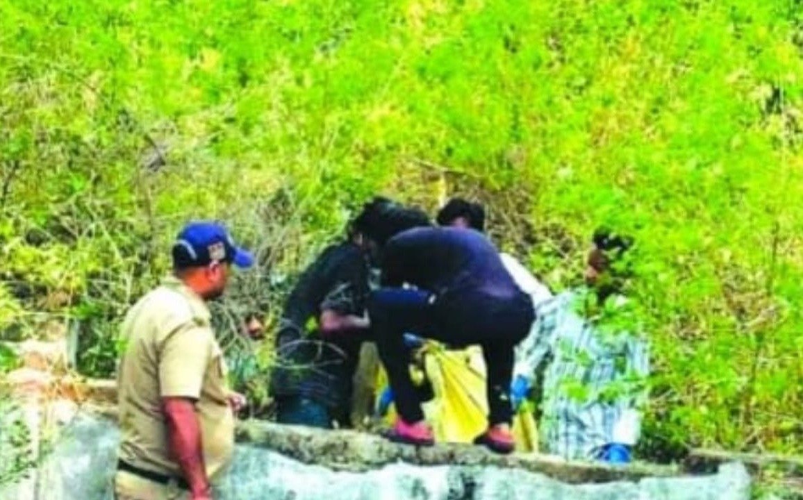 पेड़ से लटका मिला युवक का शव