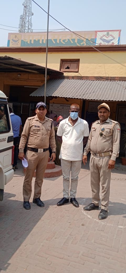 आगजनी की घटना में फरार अभियुक्त गिरफ्तार