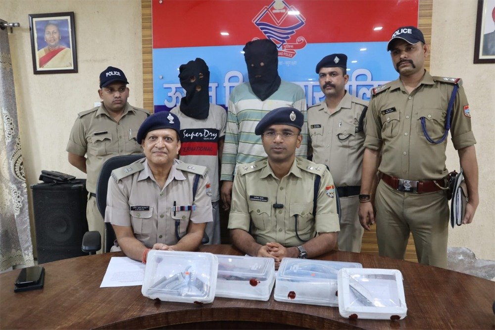 पुलिस ने किया डीजल चोरी मामले में दो को  गिरफ्तार