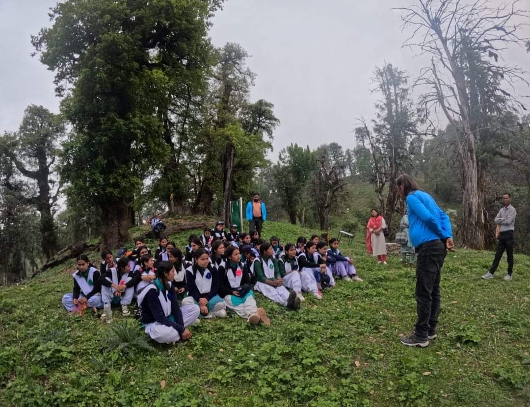 बालिकाओं ने जाना थामरी कुंड का इतिहास