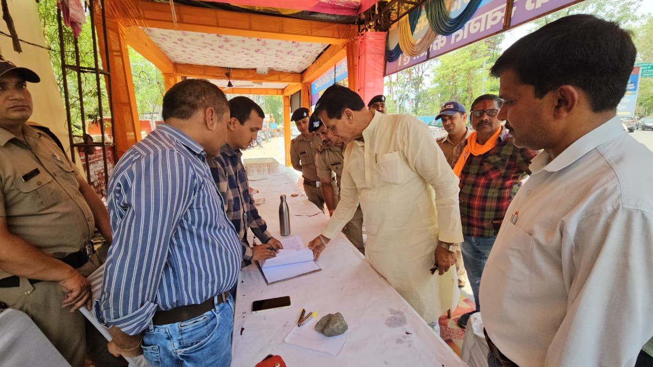 मंत्री डॉ प्रेमचंद अग्रवाल ने किया चारधाम यात्रा पंजीकरण जांच केंद्र का निरीक्षण
