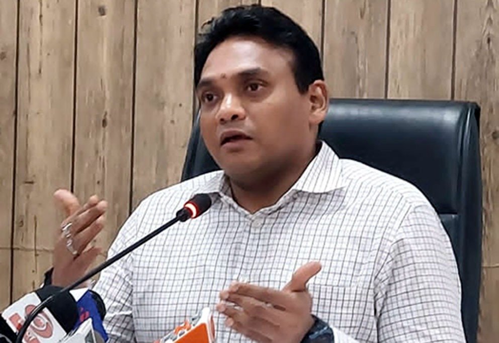 अस्पतालों में जरूरी दवाओं का स्टाक रखने के निर्देश