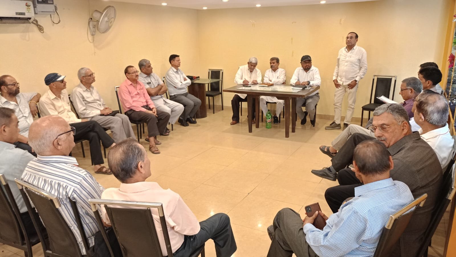 पेंशनर संगठनों के प्रतिनिधियो ने दिखाई एकजुटता