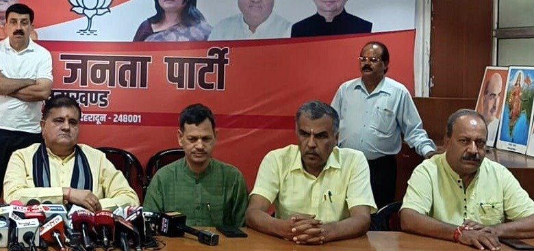धामी के नेतृत्व में डबल इंजन सरकार के कामों पर जनता ने लगाई मुहर धामी के नेतृत्व में डबल इंजन सरकार के कामों पर जनता ने लगाई मुहर