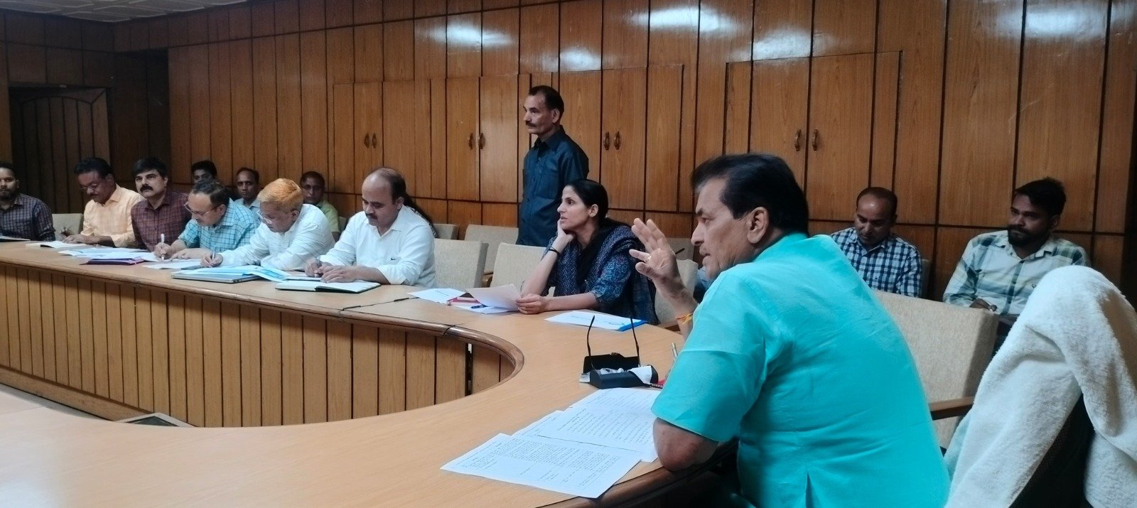 स्मार्ट सिटी परियोजना के विकास कार्यों के संबंध में समीक्षा बैठक आयोजित