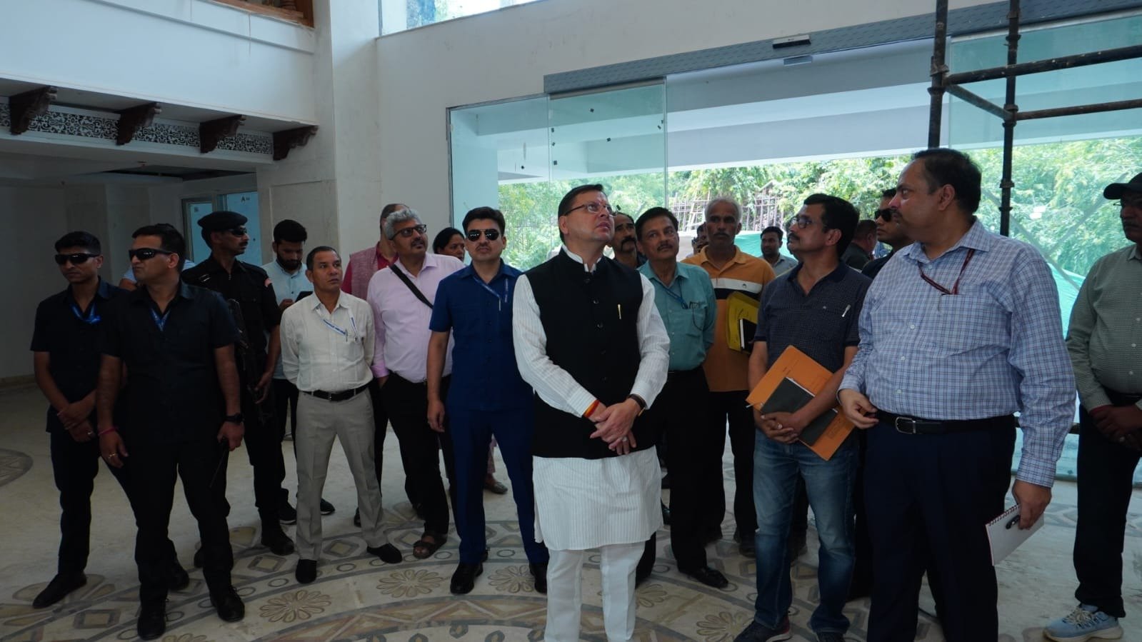 सीएम ने किया  “उत्तराखण्ड निवास” के निर्माणाधीन भवन का निरीक्षण