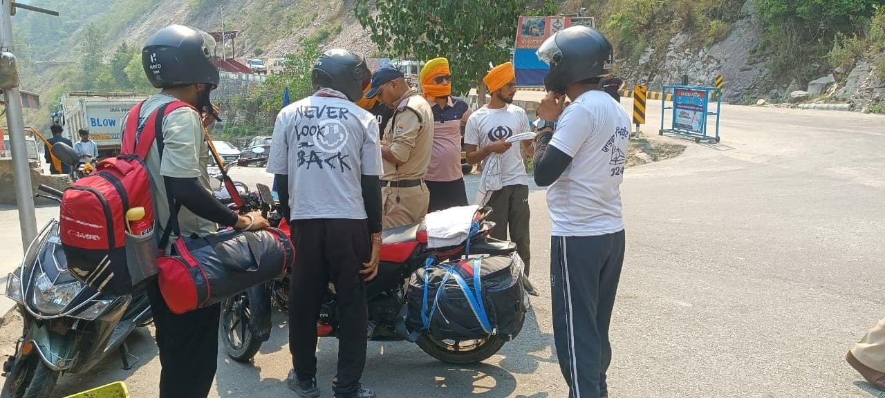 यात्रा अवधि में यातायात नियमों का उल्लंघन करने वालों पर जनपद पुलिस हुई सख्त