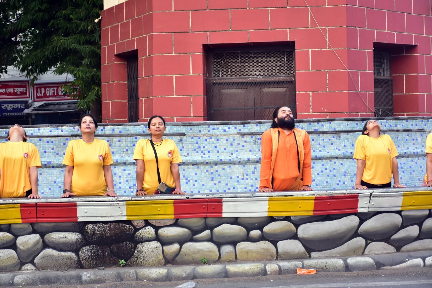 भारतीय योग संस्थान ने किया योग यात्रा का आयोजन