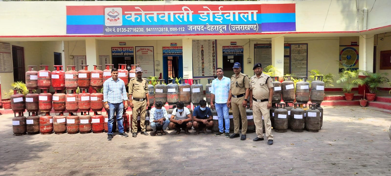 गैस गोदाम में हुई सिलेण्डर चोरी की घटना का खुलासा