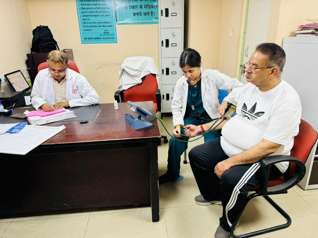 कैबिनेट मंत्री का वाहन क्षतिग्रस्त, बाल-बाल बचे गणेश जोशी