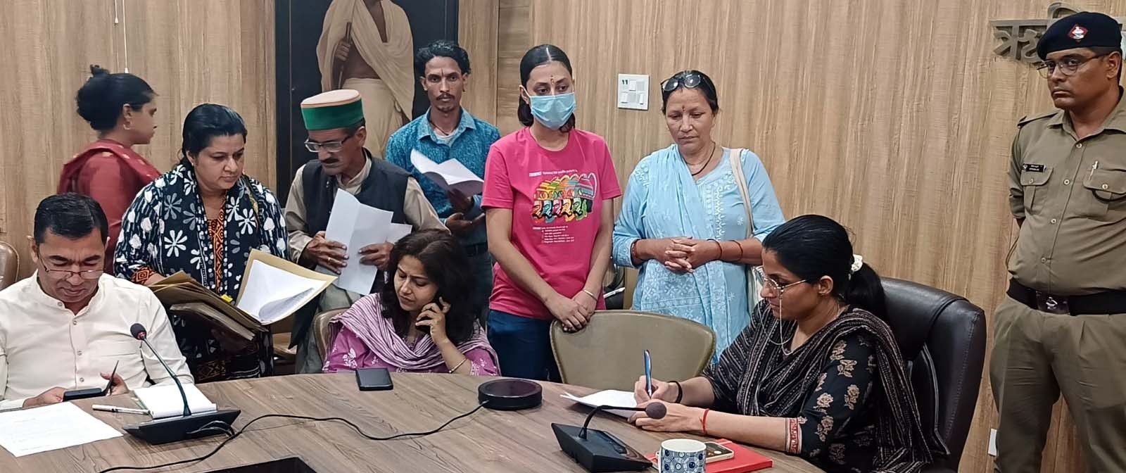 जनसुनवाई में प्राप्त हुई 112 शिकायत