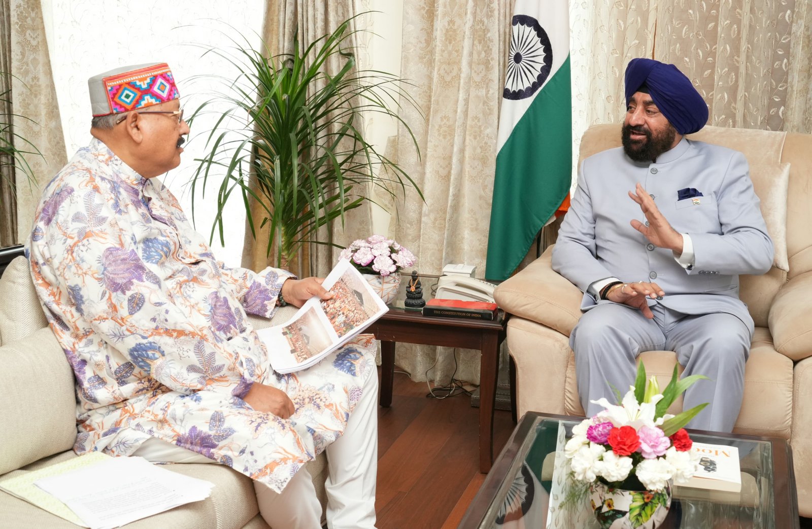 कैबिनेट मंत्री ने की राज्यपाल से मुलाकात