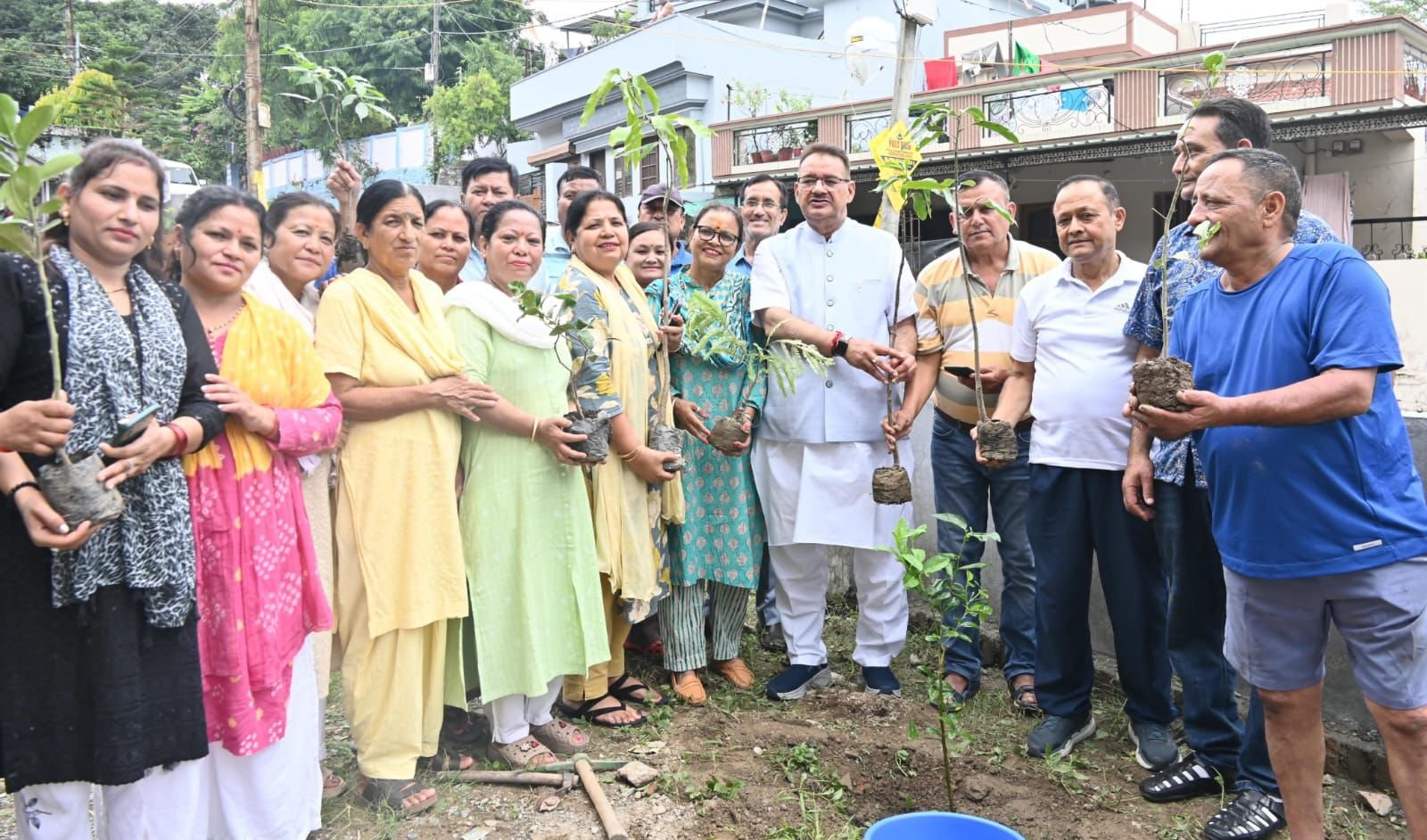 कैबिनेट मंत्री ने किया प्रदेश वासियों से वृक्षारोपण करने का आव्हान