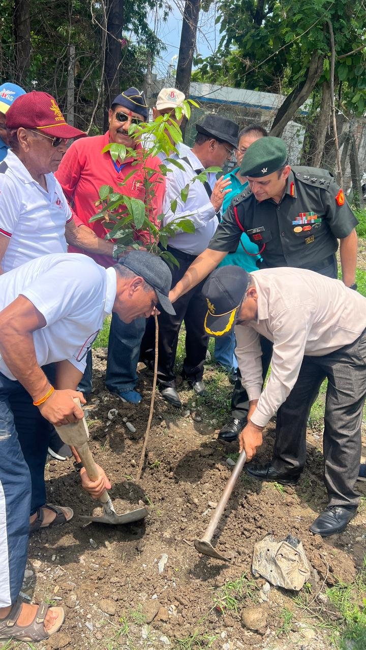 मुख्यालय उत्तराखंड सब एरिया मे वृक्षारोपण अभियान का आयोजन