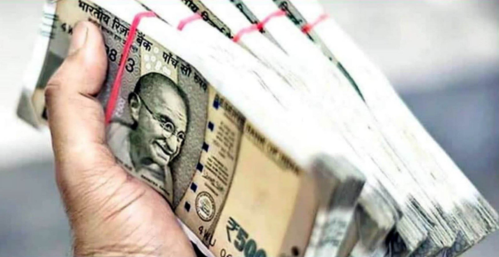 ज्योतिष शास्त्र के नाम पर ठग लिये 7 लाख रुपये