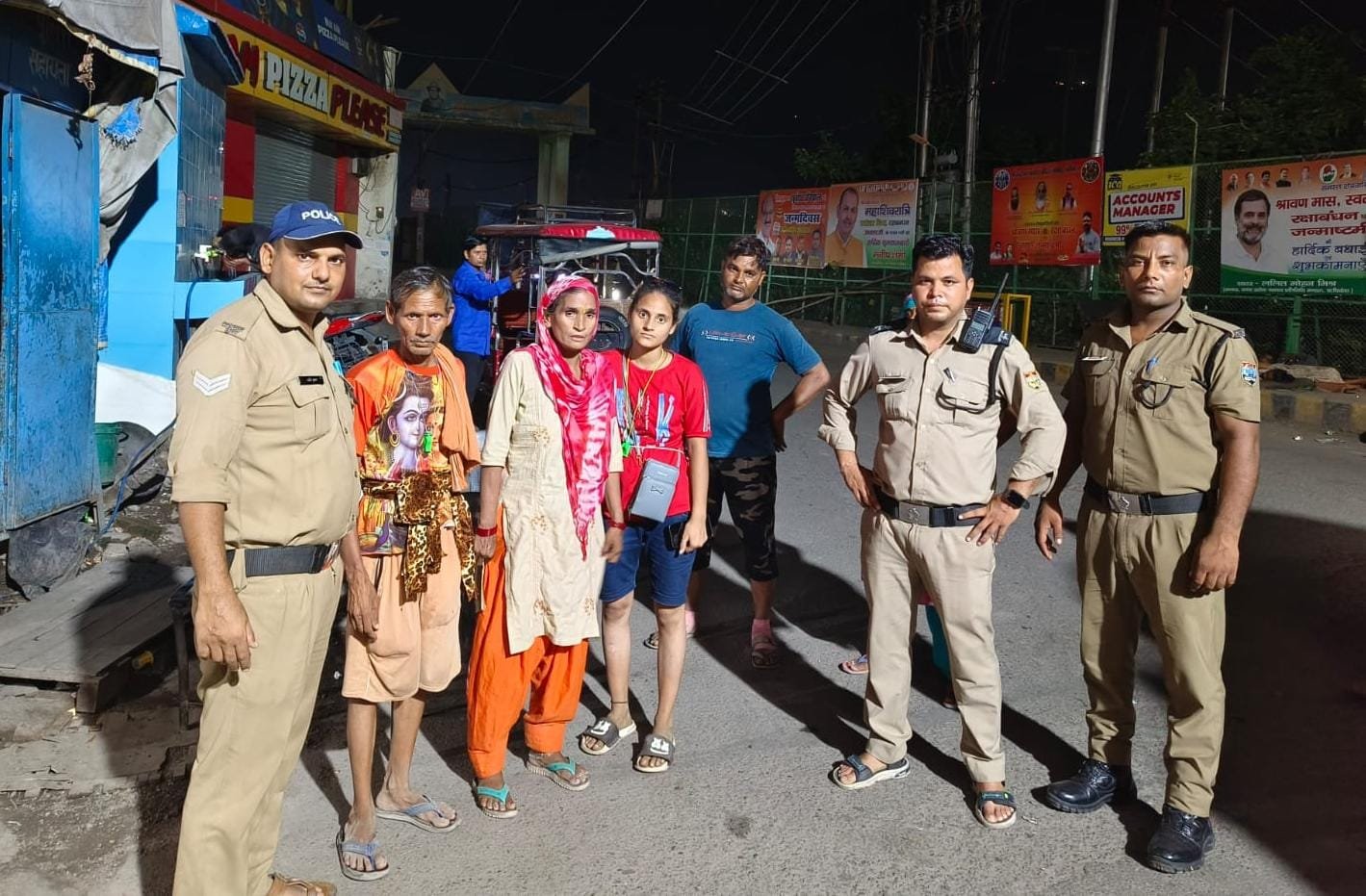 अपनो से बिछड़े लोगो का सहारा बनी दून पुलिस