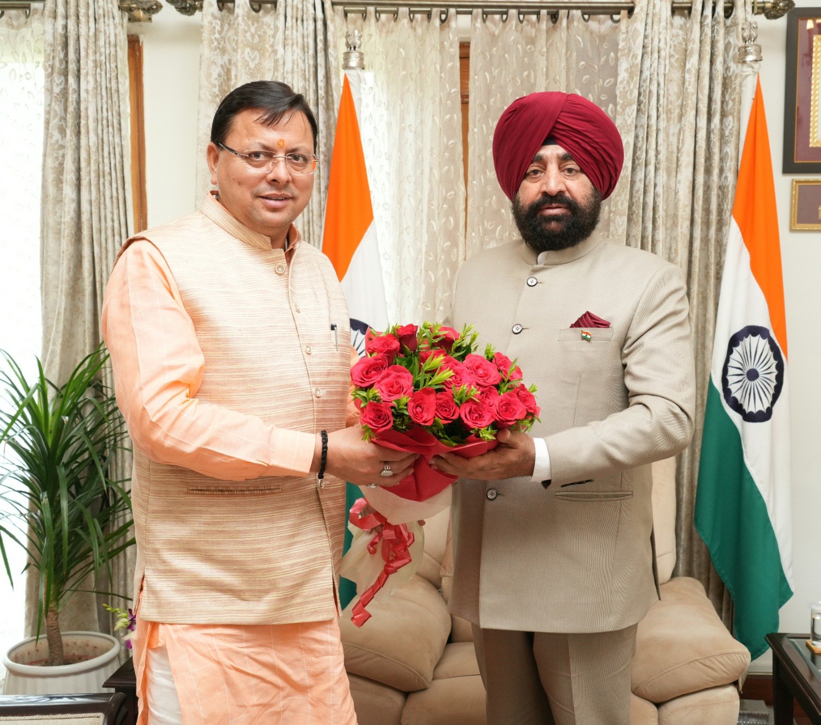 मुख्यमंत्री ने की राज्यपाल से मुलाकात