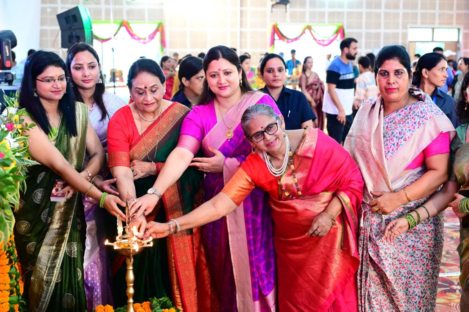 पुलिस ने आयोजित किया गया पहाड़ी गानों की धुन में रंगारंग कार्यक्रम पुलिस ने आयोजित किया गया पहाड़ी गानों की धुन में रंगारंग कार्यक्रम