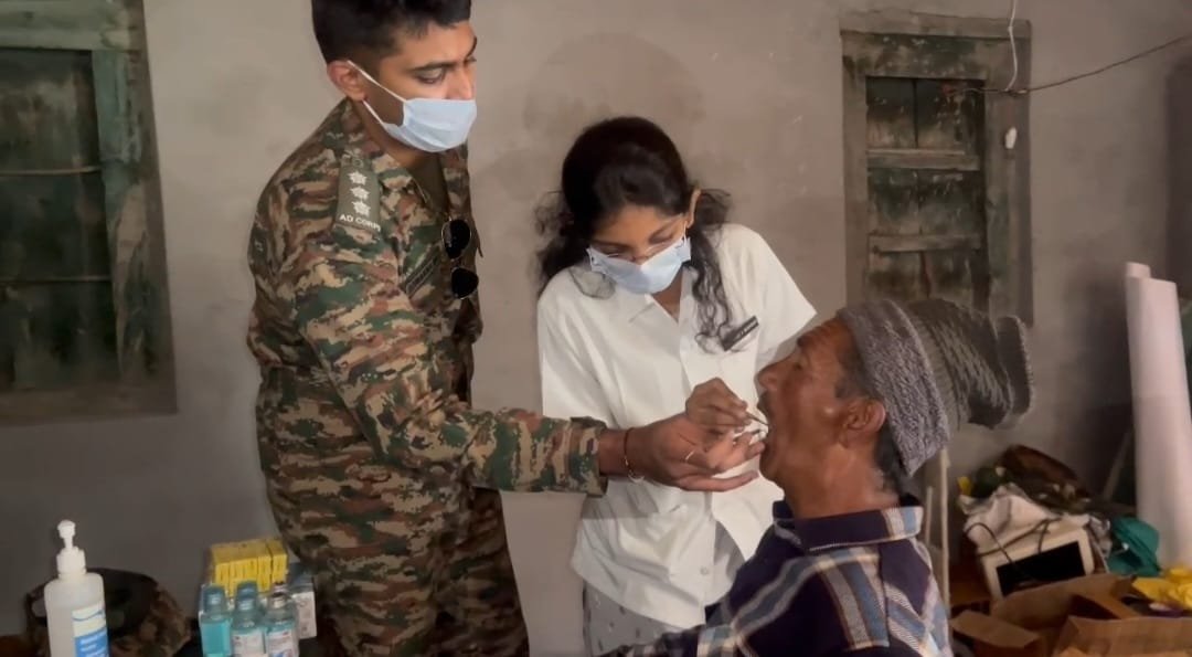 भारतीय सेना ने किया निःशुल्क चिकित्सा शिविर का आयोजन