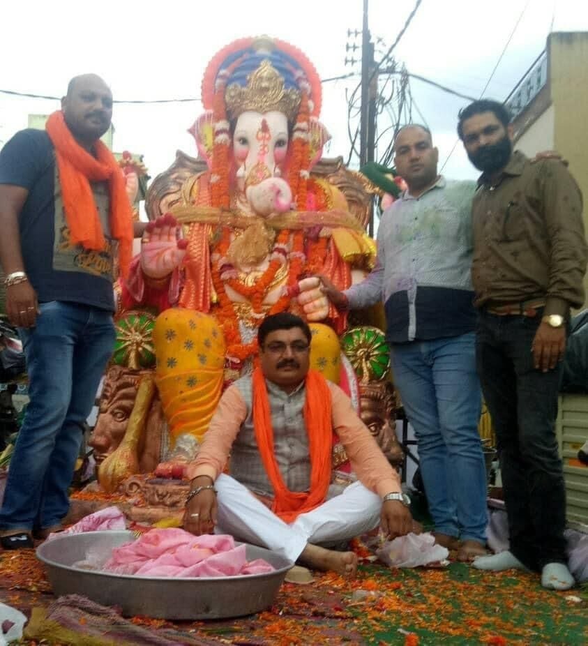 गणेश उत्सव: गाजे-बाजे के साथ पंडालों में विराजे विघ्नहर्ता