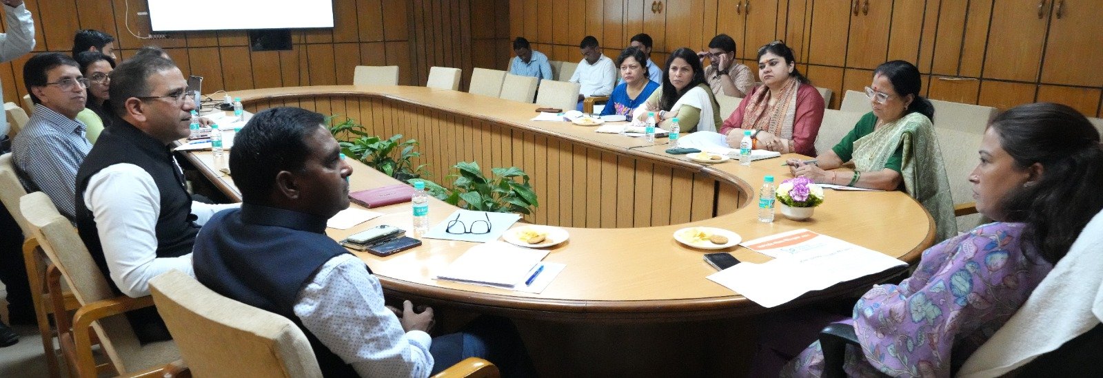 अतिशीघ्र “उत्त्तराखण्ड राज्य महिला नीति“ के प्रारुप को अन्तिम रुप दिया जाये : मंत्री