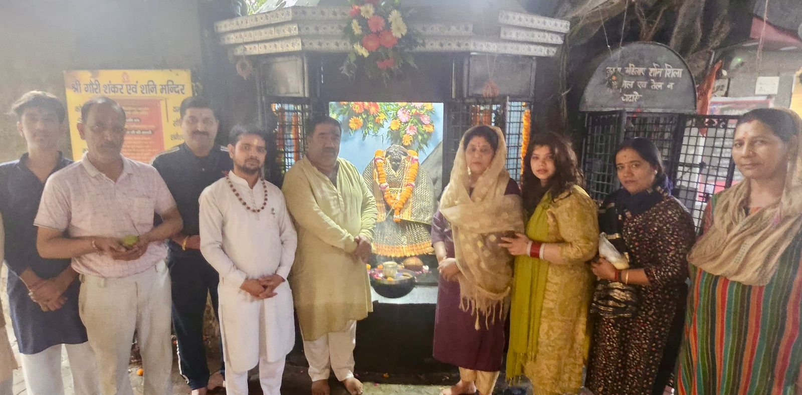 शिव सैनिकों ने की श्री शनि देव महाराज की पूजा अर्चना